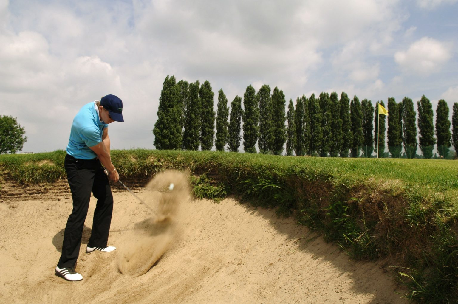 greenside-bunkers-getting-out-of-the-sand-golf-lesson-firmgreens